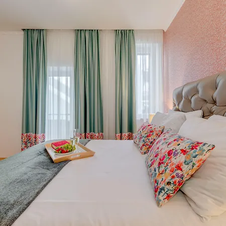 Deluxe Tramonto 4* Сплит