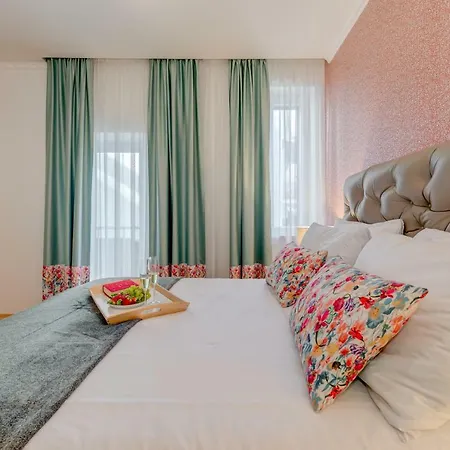 Deluxe Tramonto 4* Сплит