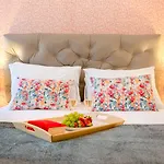 Deluxe Tramonto בית הארחה 4*