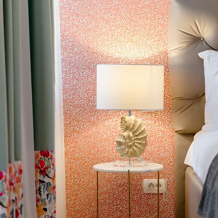 Deluxe Tramonto 招待所 4*