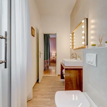 Deluxe Tramonto 招待所 4*